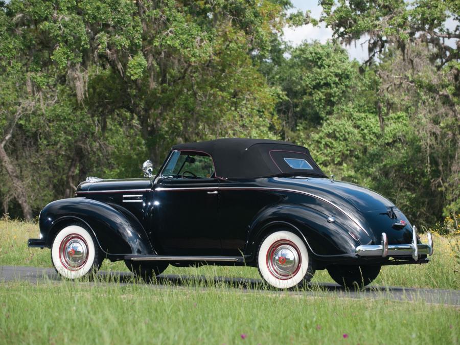  Plymouth Deluxe Convertible Coupe 1939 года  (фото 2 из 33)